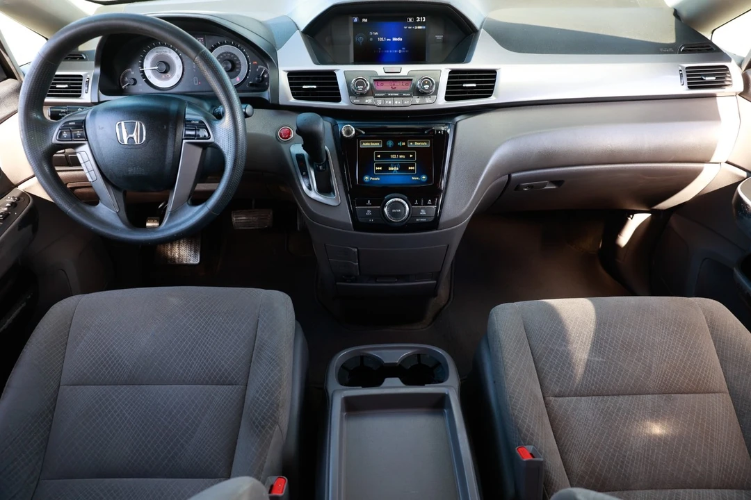 2014 Honda Odyssey - Image 2 of 12