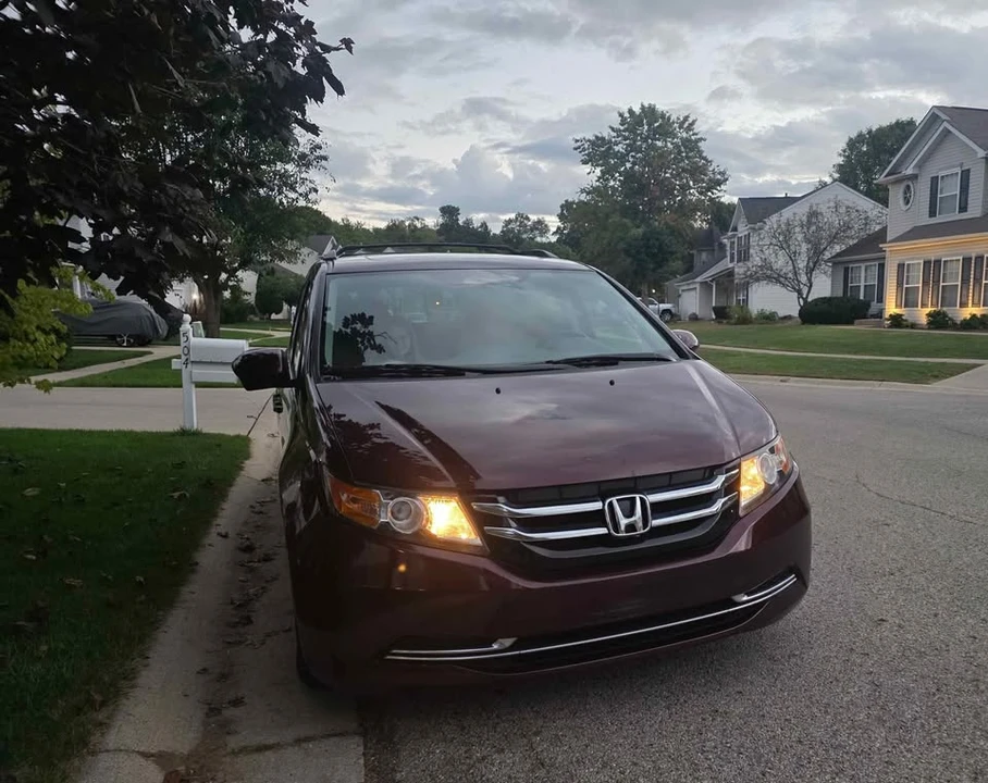 2014 Honda Odyssey - Image 3 of 10
