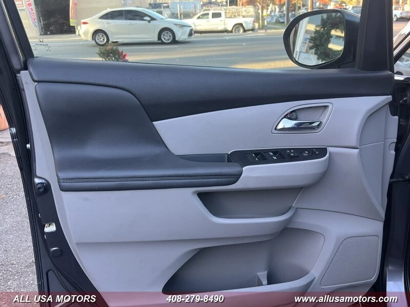 2014 Honda Odyssey - Image 15 of 21
