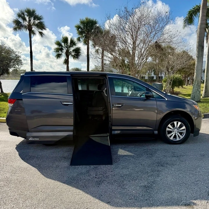 2014 Honda Odyssey - Image 4 of 21