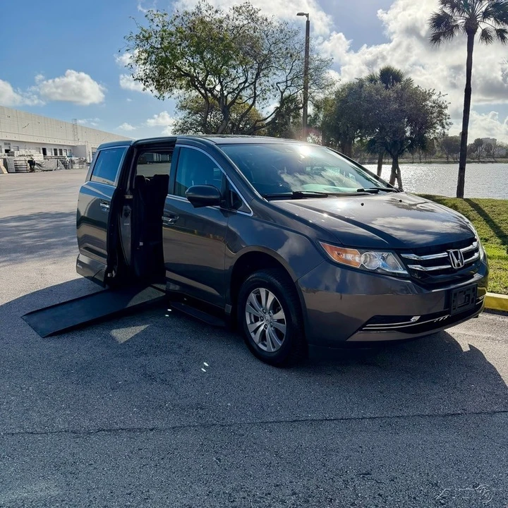 2014 Honda Odyssey - Image 2 of 21