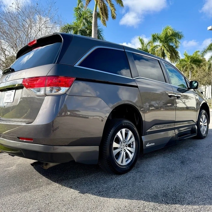 2014 Honda Odyssey - Image 11 of 21