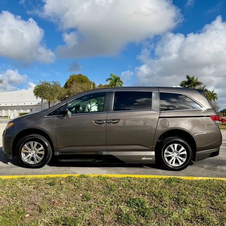 2014 Honda Odyssey - Image 16 of 21