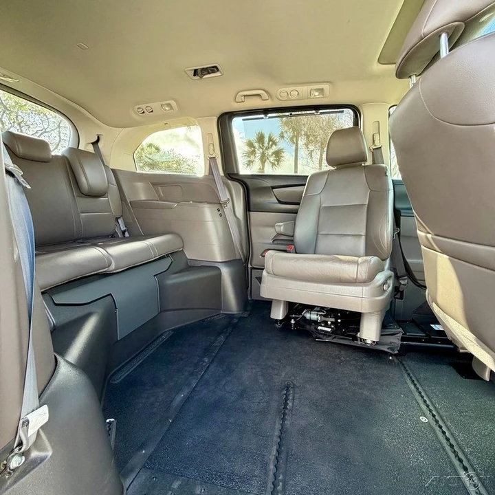 2014 Honda Odyssey - Image 6 of 21