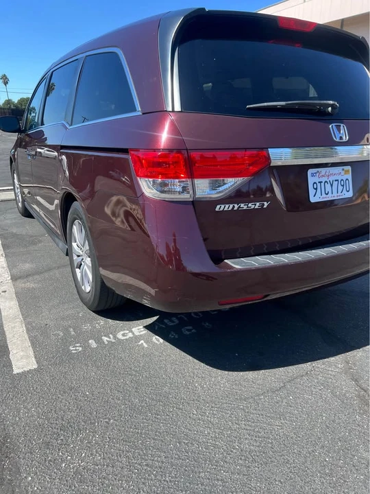 2014 Honda Odyssey - Image 2 of 8