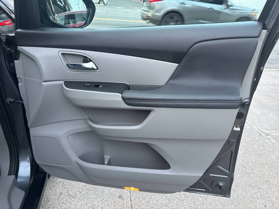 2014 Honda Odyssey - Image 17 of 21