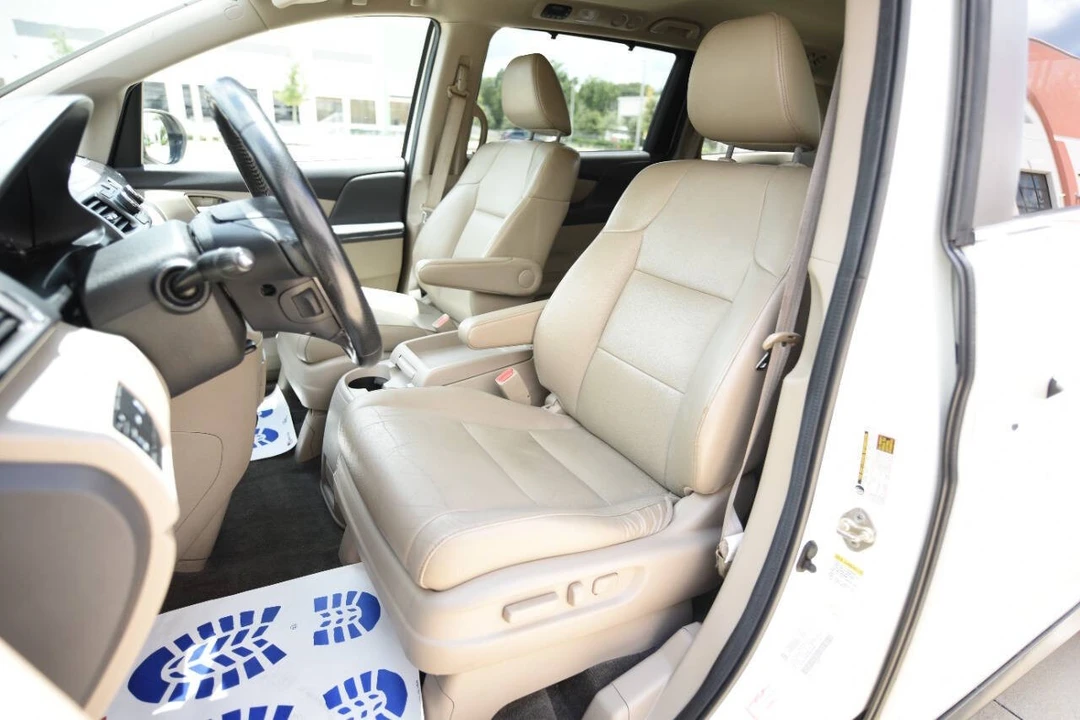 2014 Honda Odyssey - Image 10 of 12