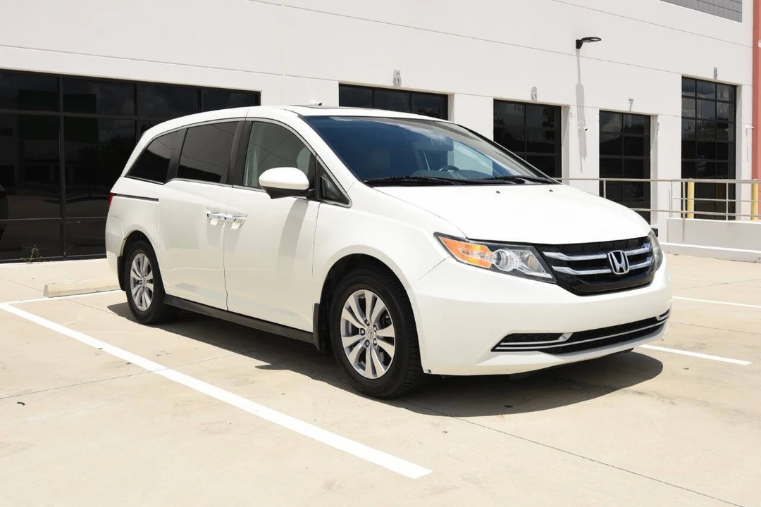 2014 Honda Odyssey - Image 2 of 12