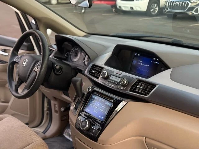 2014 Honda Odyssey - Image 14 of 21