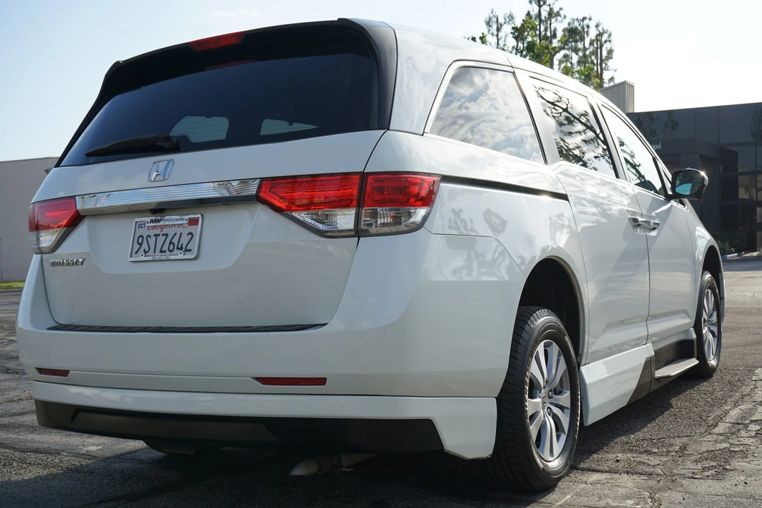 2014 Honda Odyssey - Image 8 of 31