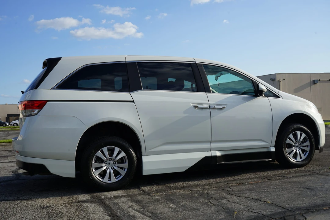 2014 Honda Odyssey - Image 9 of 31