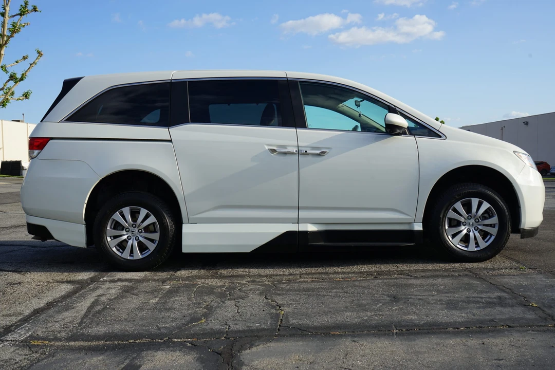 2014 Honda Odyssey - Image 10 of 31