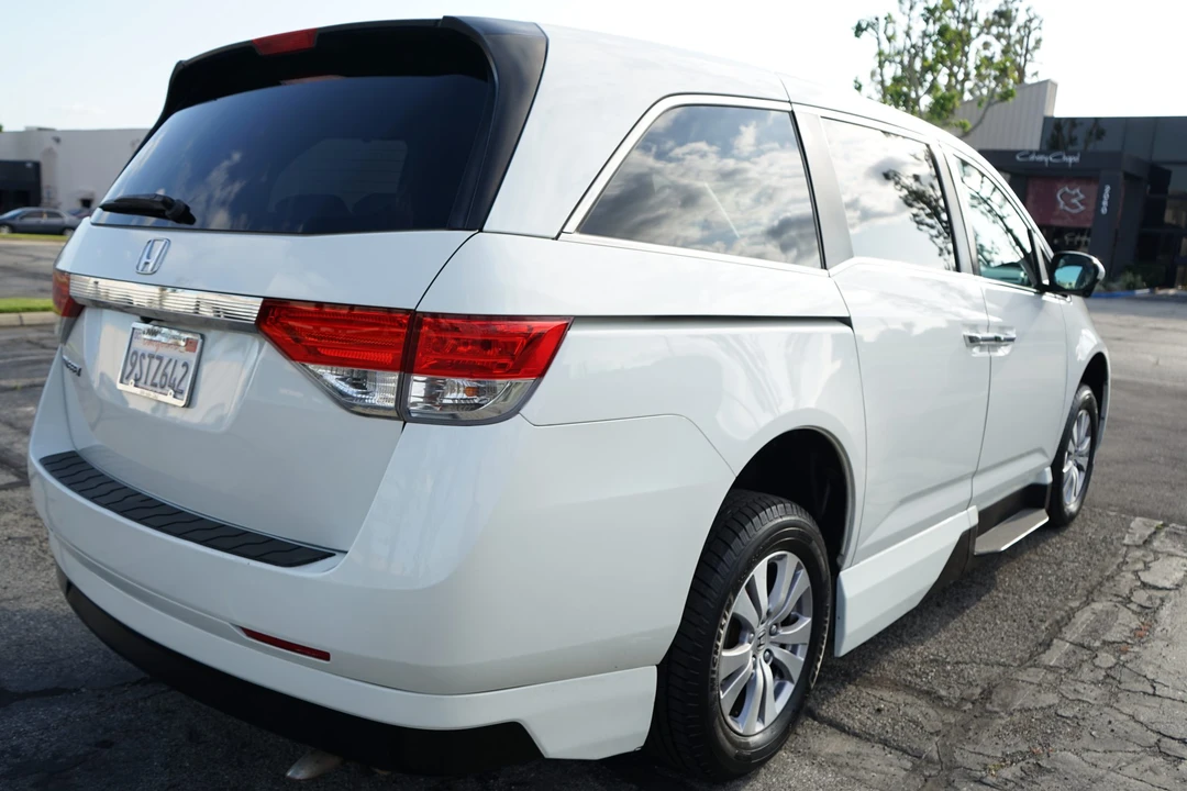 2014 Honda Odyssey - Image 18 of 31