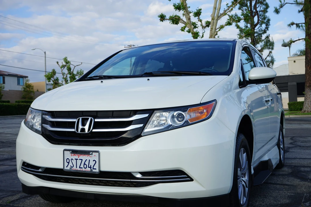 2014 Honda Odyssey - Image 13 of 31