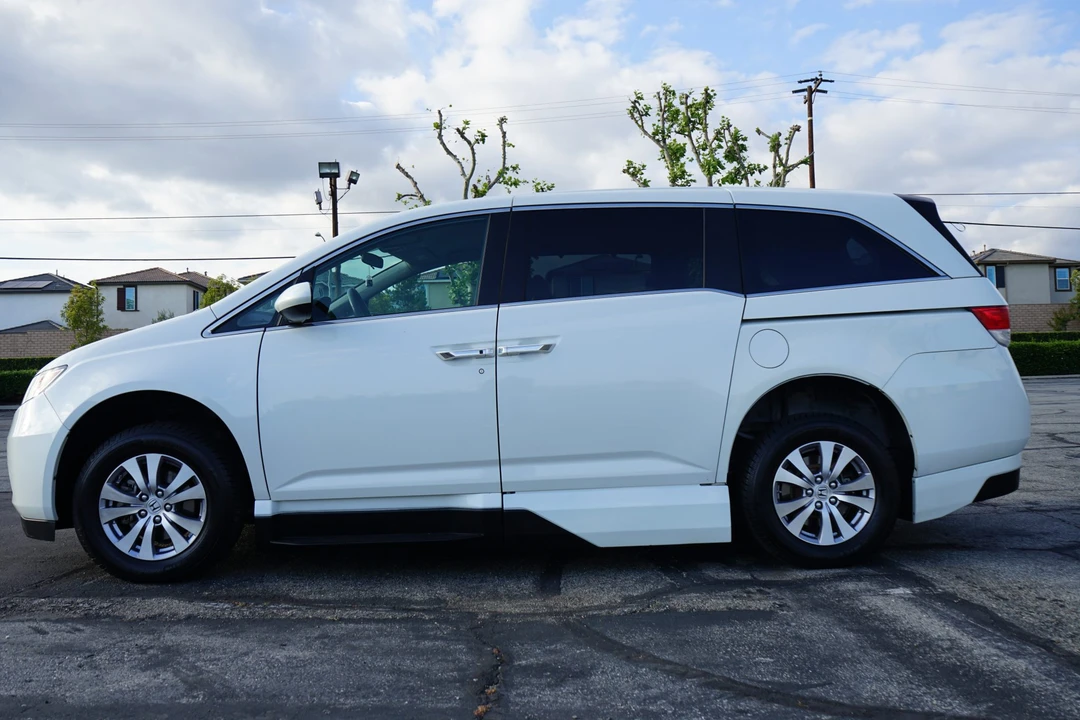 2014 Honda Odyssey - Image 15 of 31