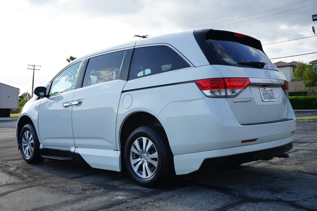 2014 Honda Odyssey - Image 16 of 31