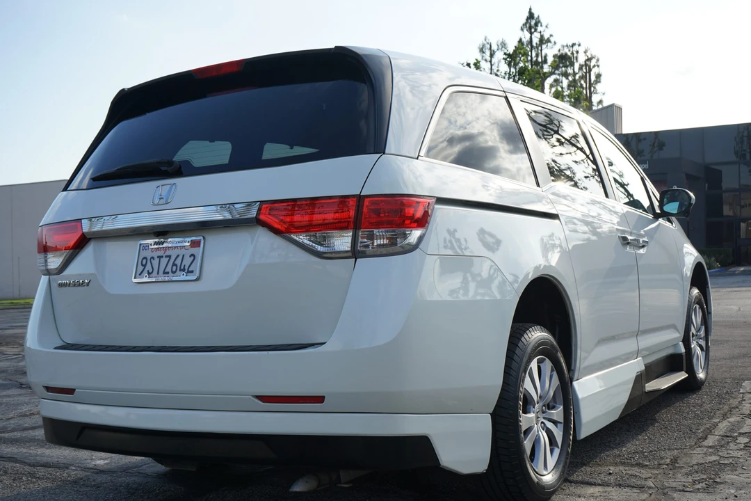 2014 Honda Odyssey - Image 19 of 31