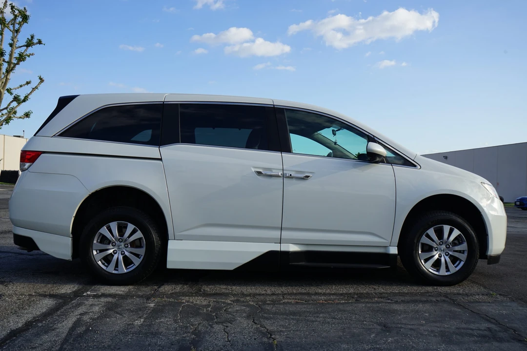 2014 Honda Odyssey - Image 21 of 31