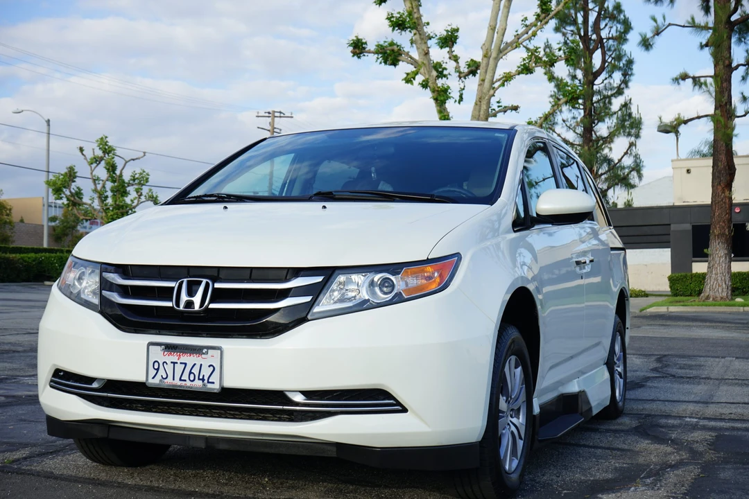 2014 Honda Odyssey - Image 26 of 31