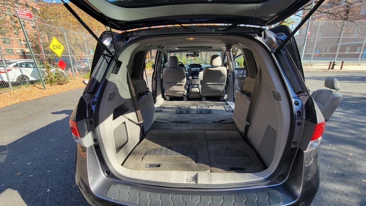 2014 Honda Odyssey - Image 16 of 21