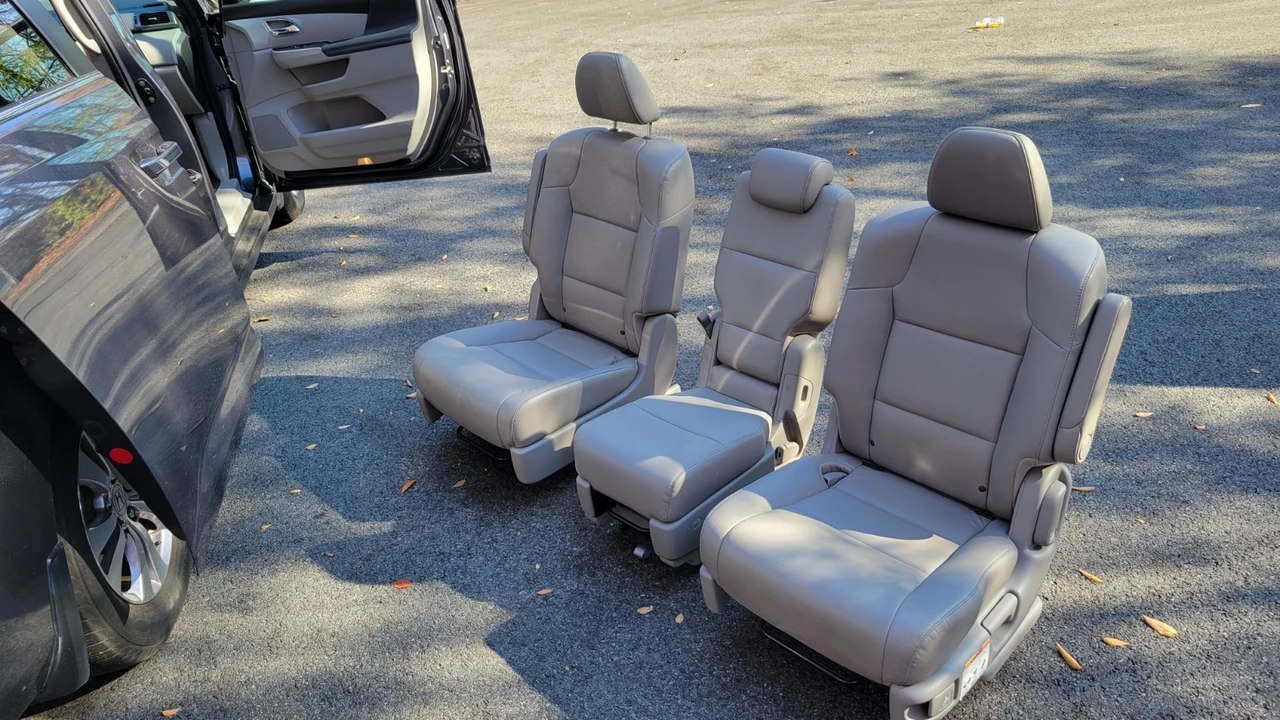 2014 Honda Odyssey - Image 15 of 21