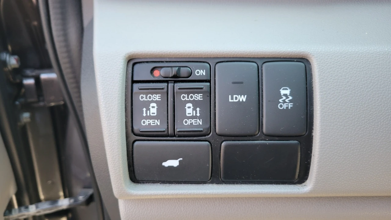 2014 Honda Odyssey - Image 19 of 21