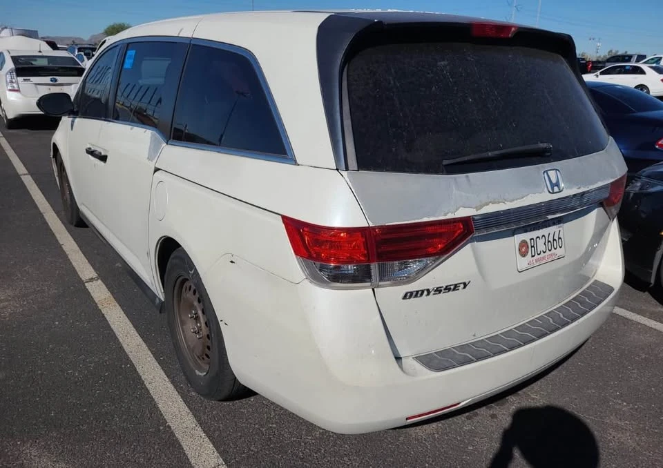 2014 Honda Odyssey - Image 2 of 16