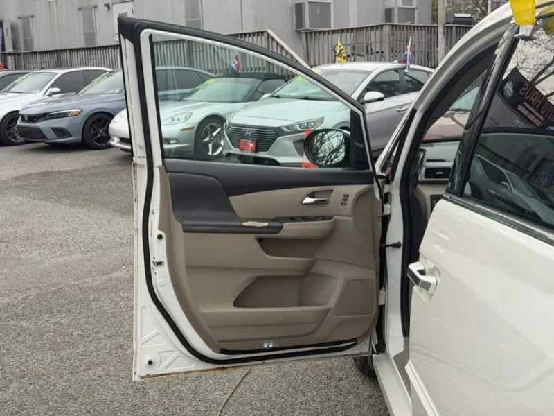 2014 Honda Odyssey - Image 9 of 12