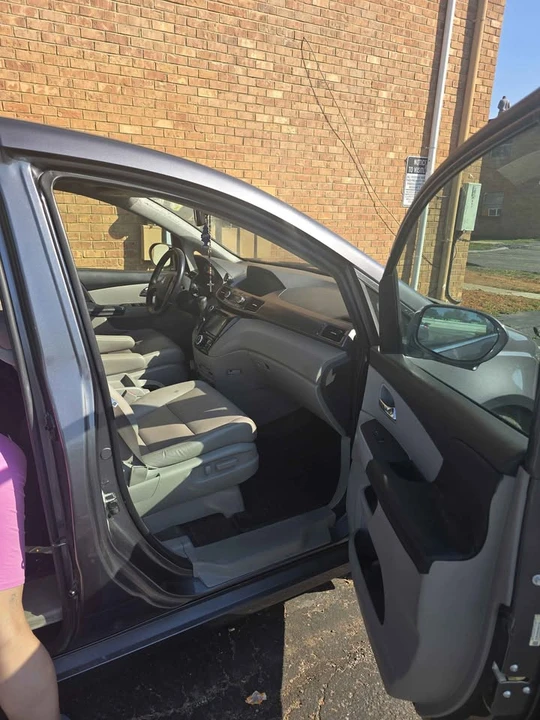 2014 Honda Odyssey - Image 10 of 16