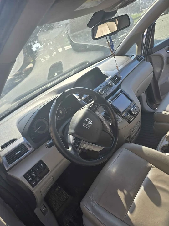 2014 Honda Odyssey - Image 11 of 16