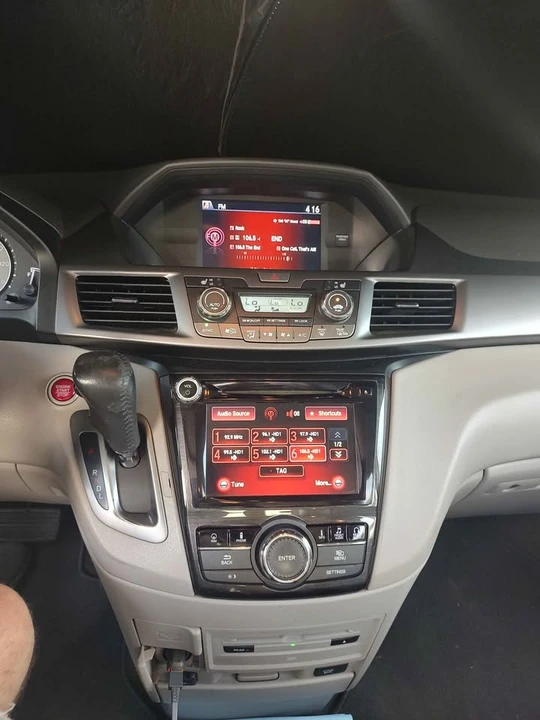 2014 Honda Odyssey - Image 10 of 17