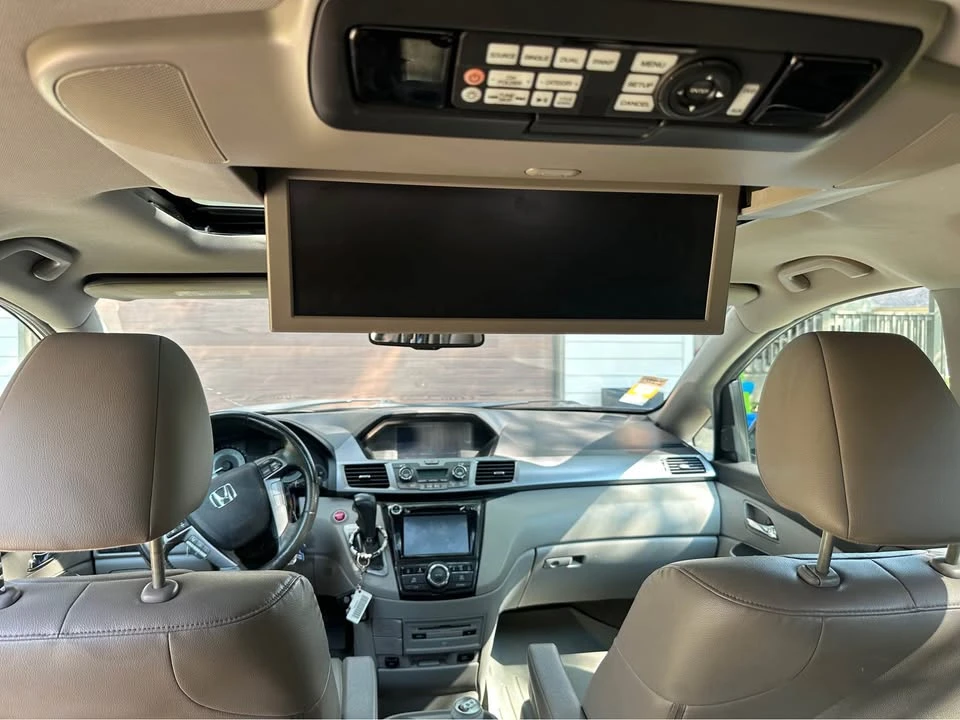 2014 Honda Odyssey - Image 8 of 11
