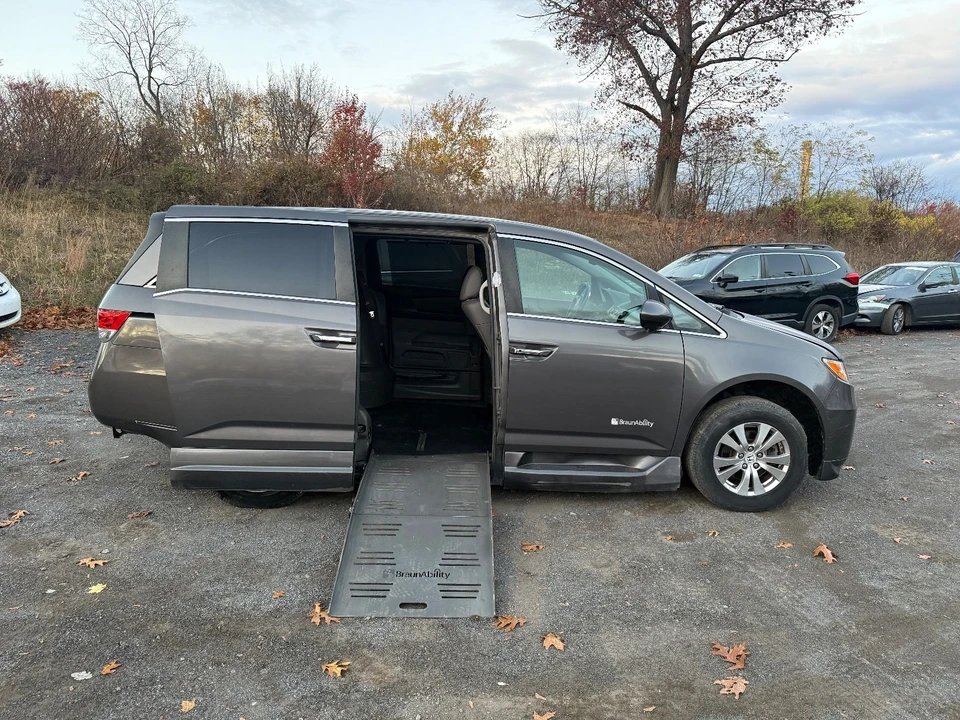 2014 Honda Odyssey - Image 15 of 18