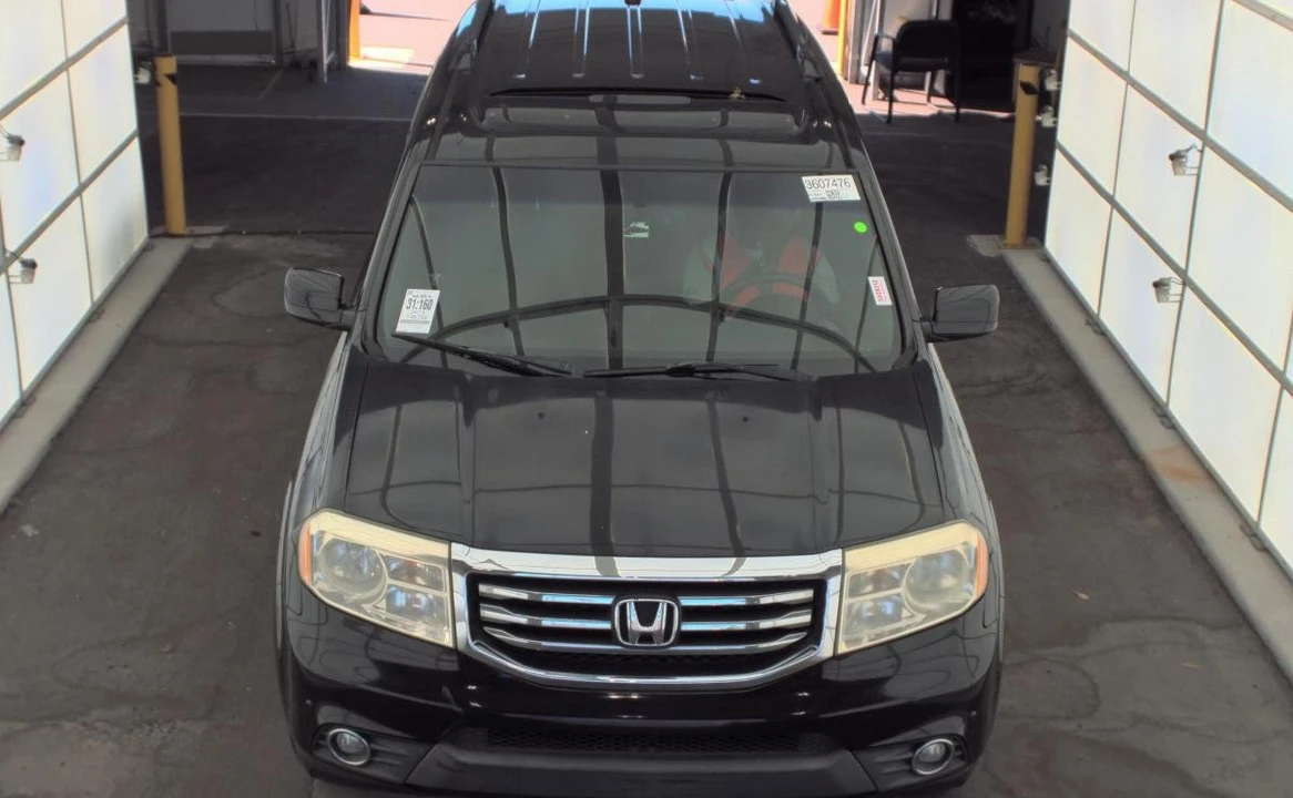 2014 Honda Pilot 2nd Gen - Image 2 of 11