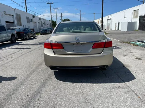 2014 Honda Accord 9th Gen - Image 4 of 11