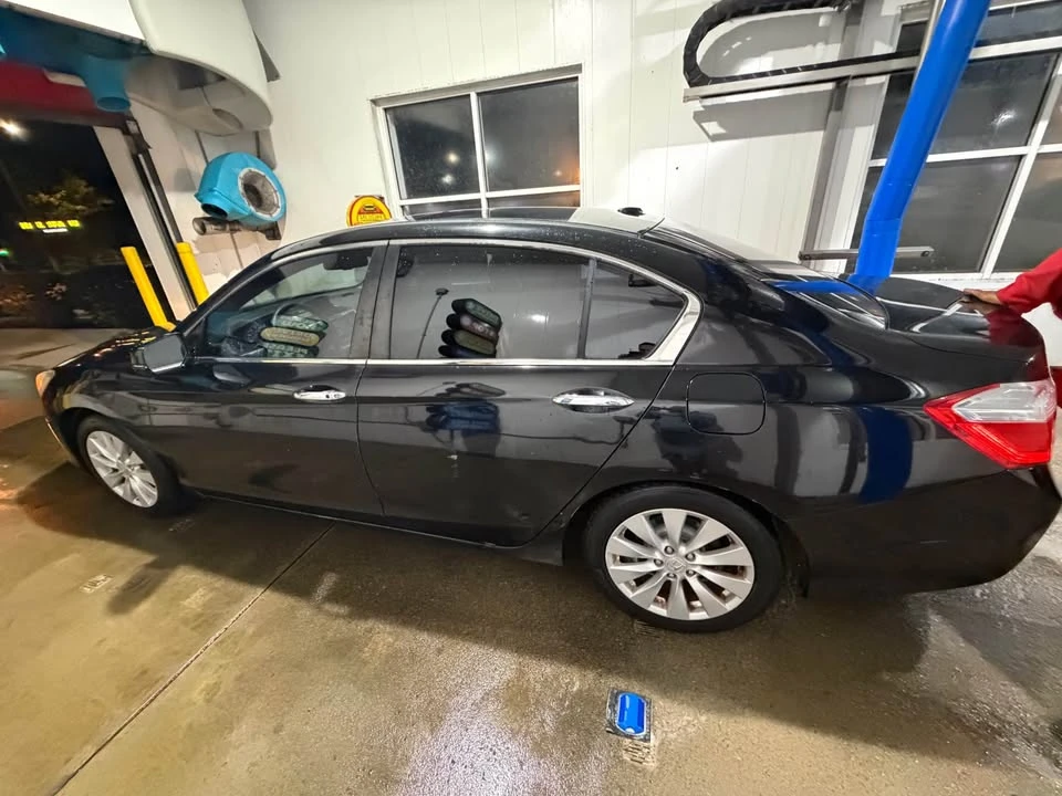 2014 Honda Accord 9th Gen - Image 5 of 9