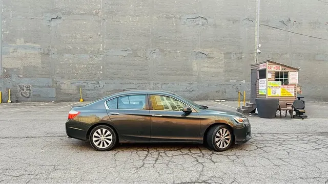 2014 Honda Accord 9th Gen - Image 2 of 5