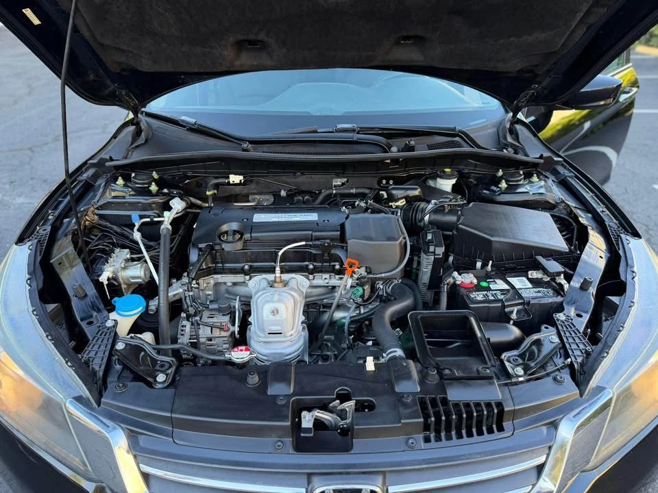 2014 Honda Accord 9th Gen - Image 9 of 13