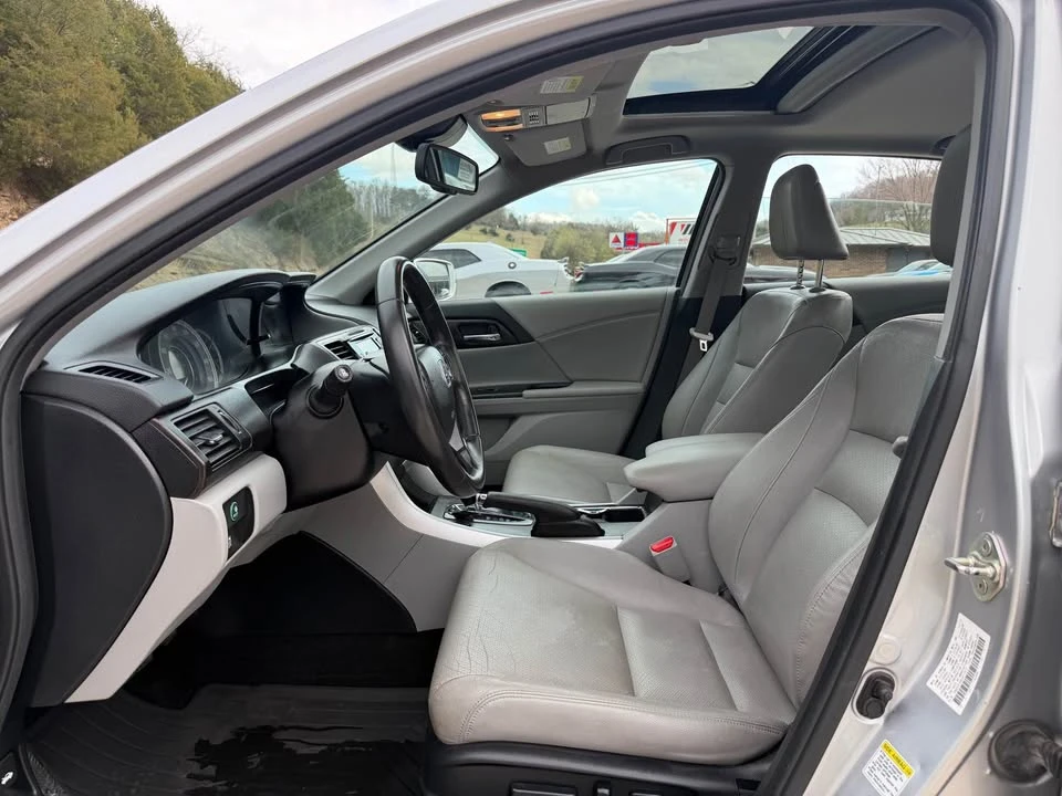 2014 Honda Accord 9th Gen - Image 10 of 15