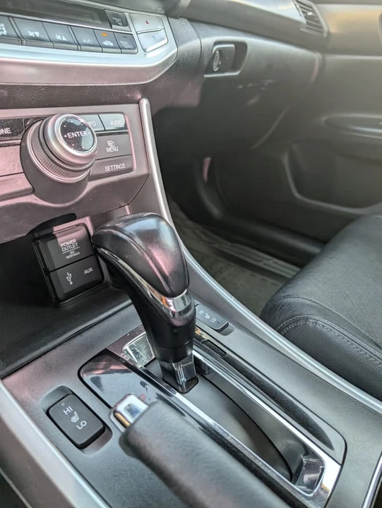 2014 Honda Accord 9th Gen - Image 13 of 18