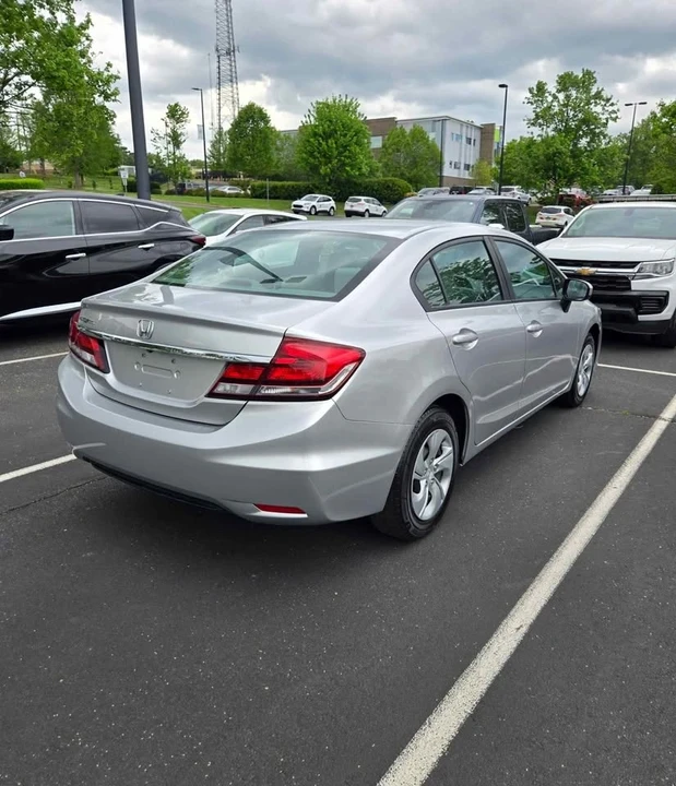 2014 Honda Civic 9th Gen - Image 3 of 7