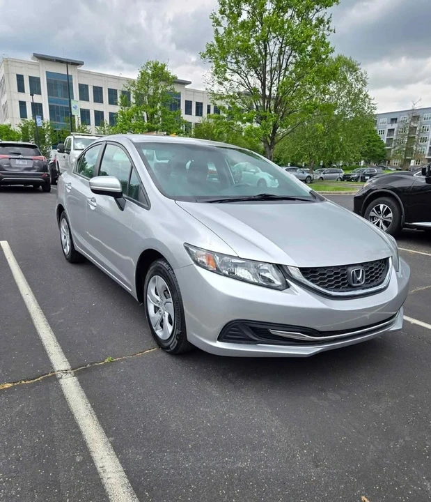 2014 Honda Civic 9th Gen - Image 2 of 7