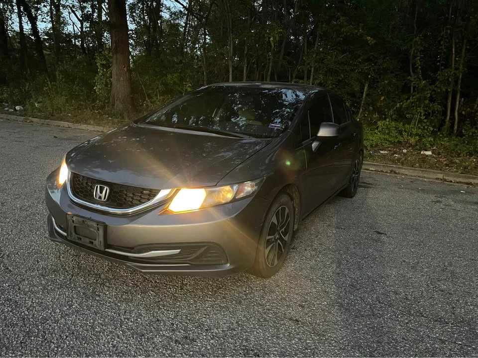 2014 Honda Civic 9th Gen - Image 2 of 10