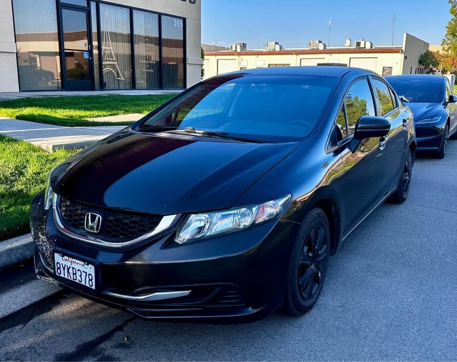 2014 Honda Civic 9th Gen - Image 2 of 9