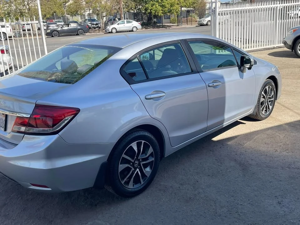 2014 Honda Civic 9th Gen - Image 3 of 10