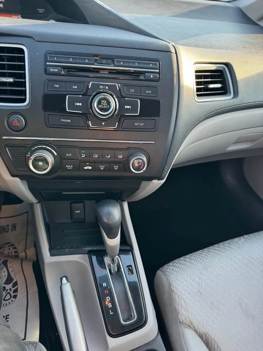 2014 Honda Civic 9th Gen - Image 13 of 19