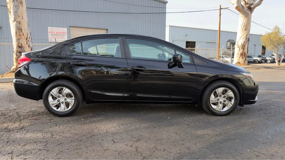 2014 Honda Civic 9th Gen - Image 4 of 15
