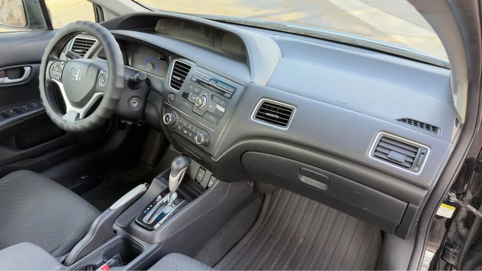 2014 Honda Civic 9th Gen - Image 9 of 15