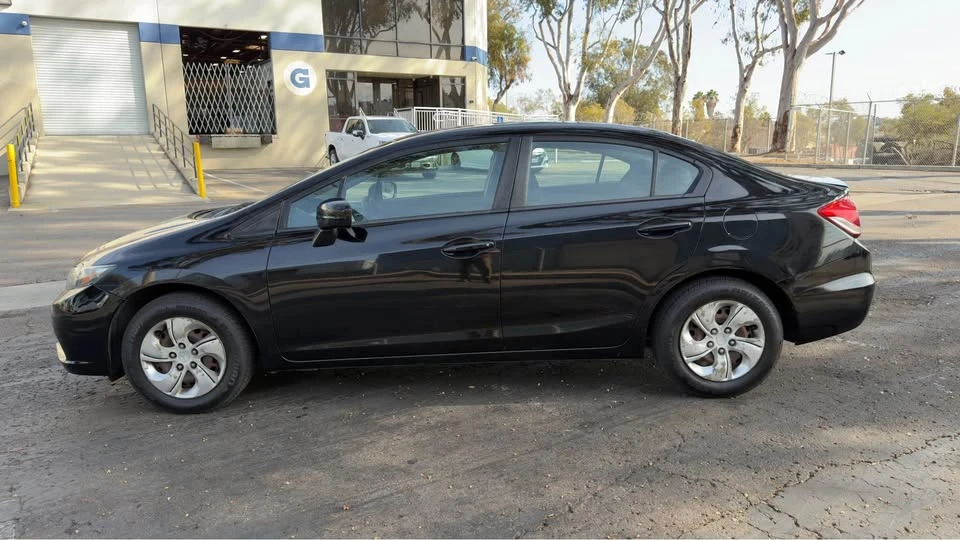 2014 Honda Civic 9th Gen - Image 5 of 15