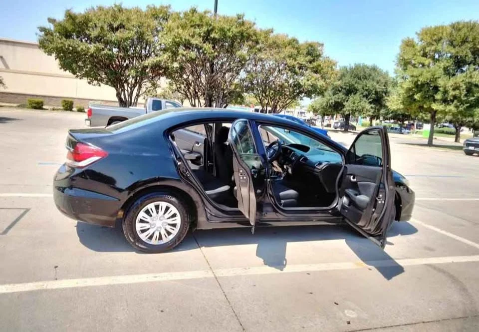 2014 Honda Civic 9th Gen - Image 9 of 15